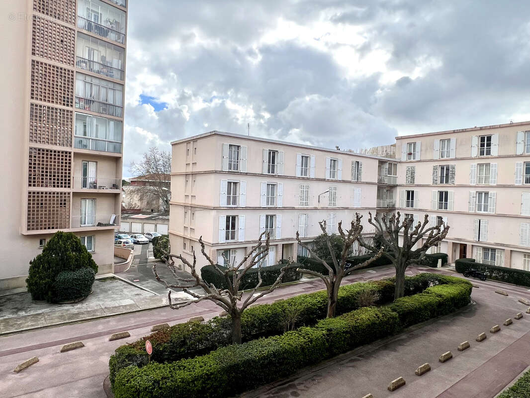 Appartement à MARSEILLE-4E
