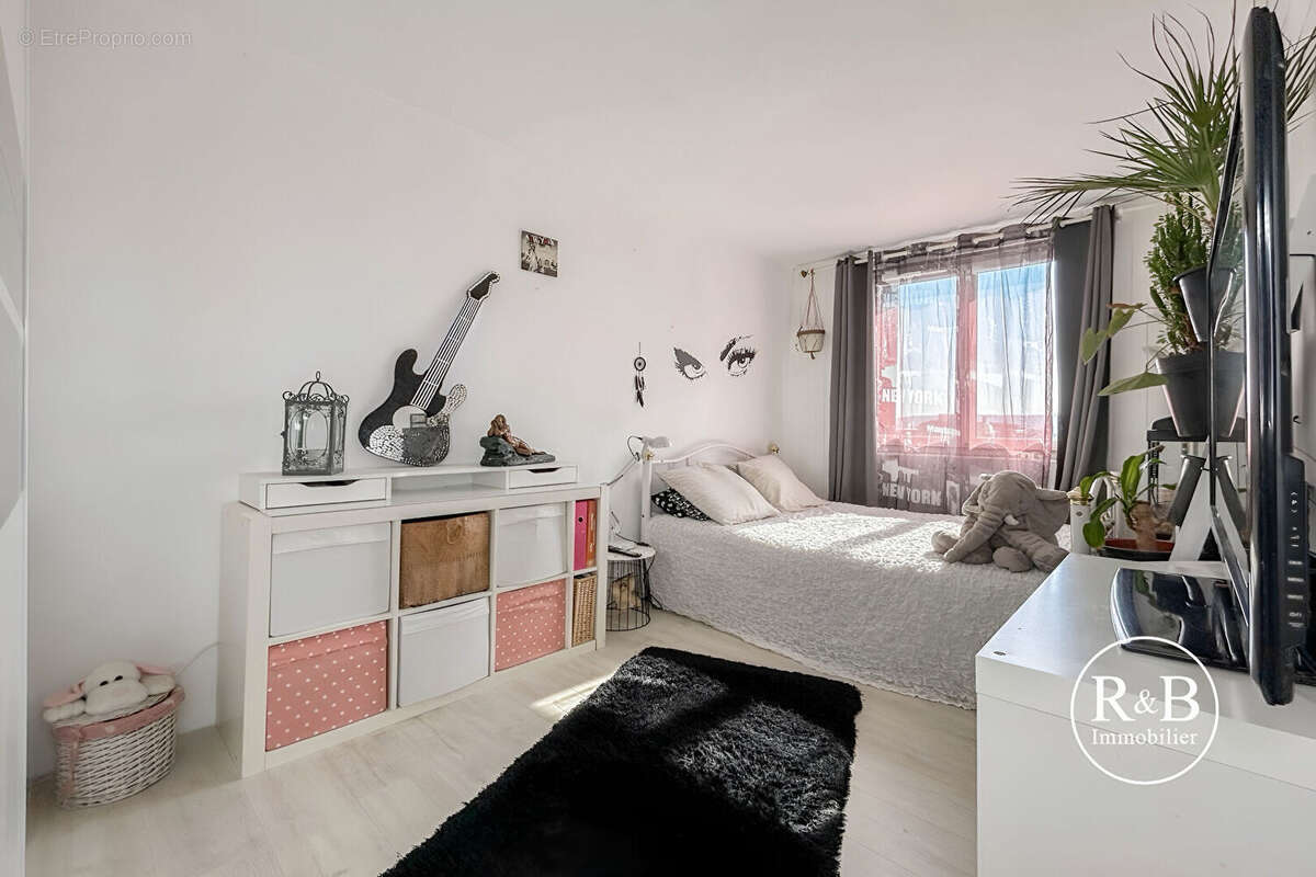 Appartement à LES CLAYES-SOUS-BOIS