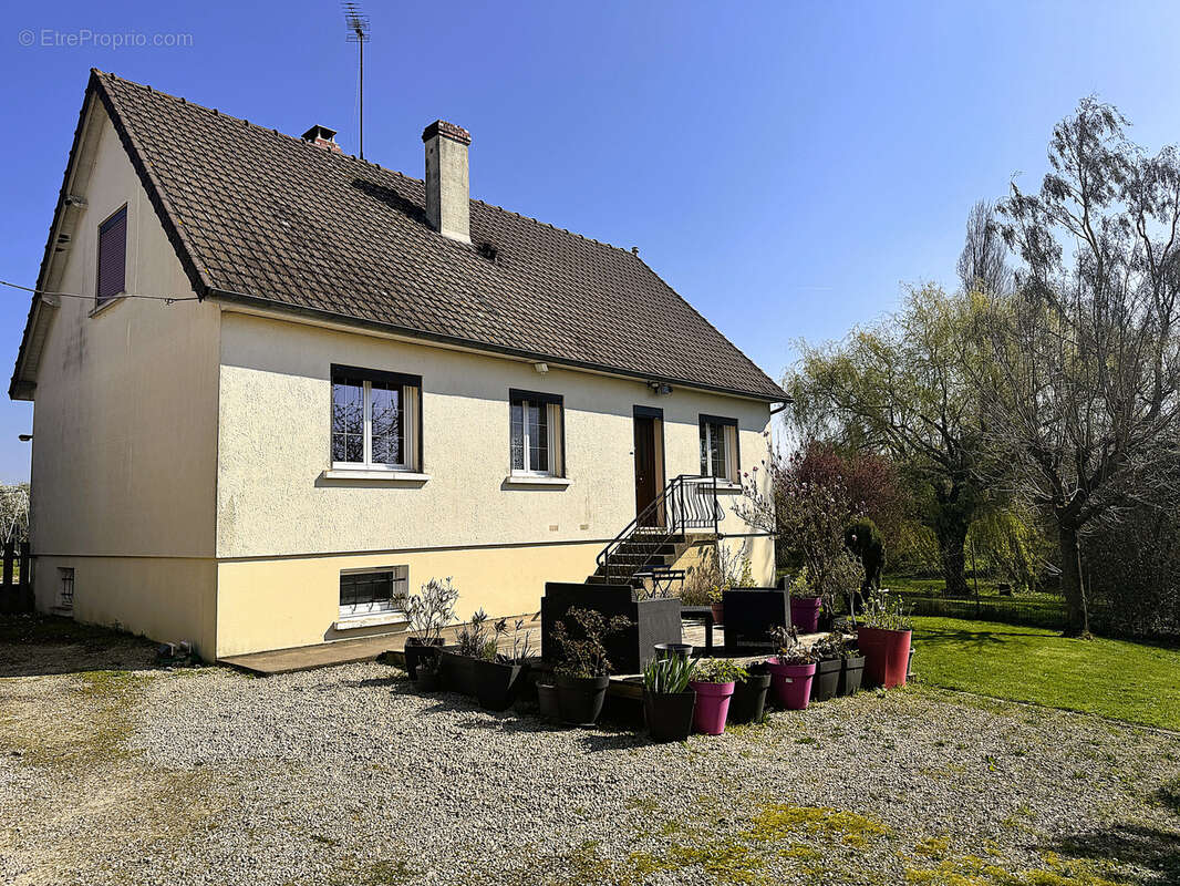 Maison à BEAUVILLIERS