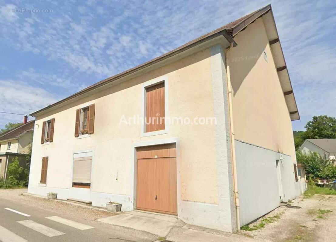 Appartement à PONT-DU-NAVOY