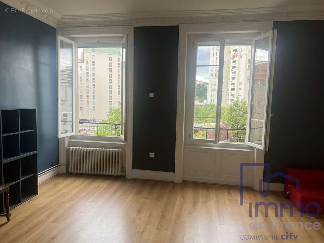 Appartement à SAINT-ETIENNE