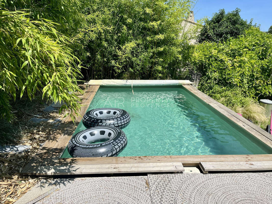 Maison à LA TOUR-D'AIGUES