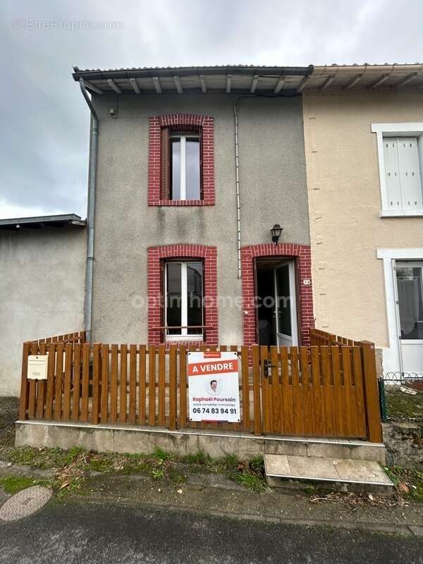 Maison à CHATEAUPONSAC