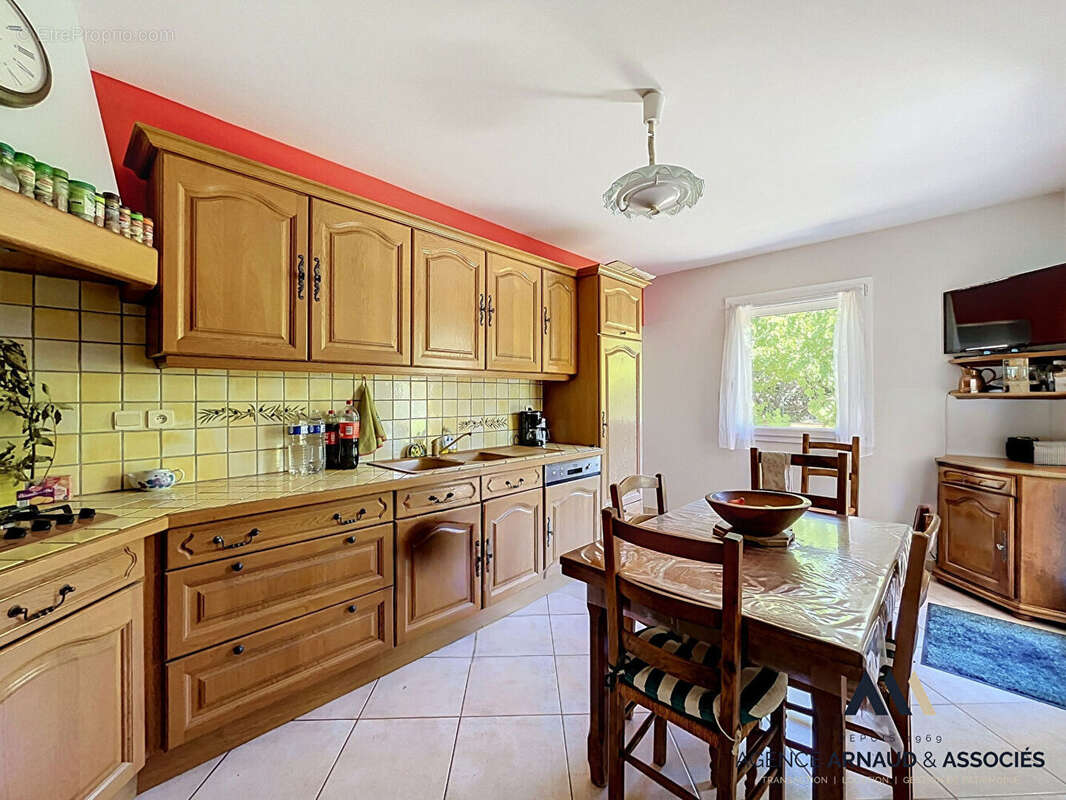 Exclusivité à Saint Cyr sur Mer : Charmante maison 4 pièces avec grand jardin - photo 7