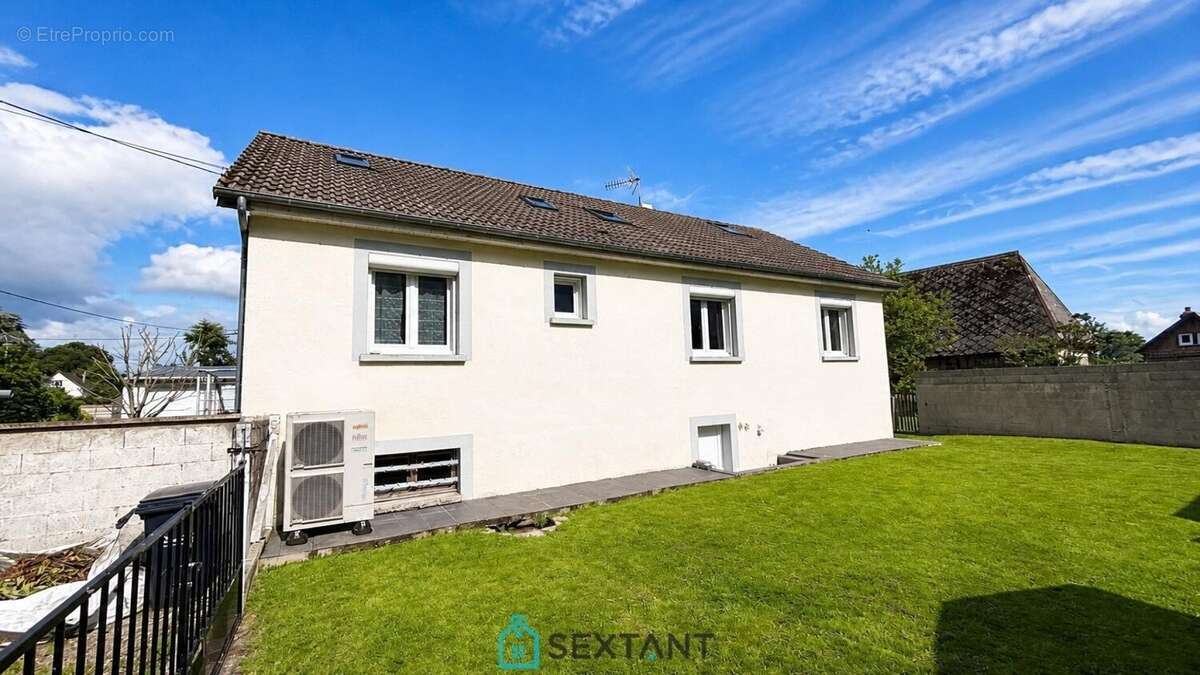 Pavillon familial de 140 m² avec dépendance aménagée, sous-sol complet et grand terrain de 1 000 m² - photo 18