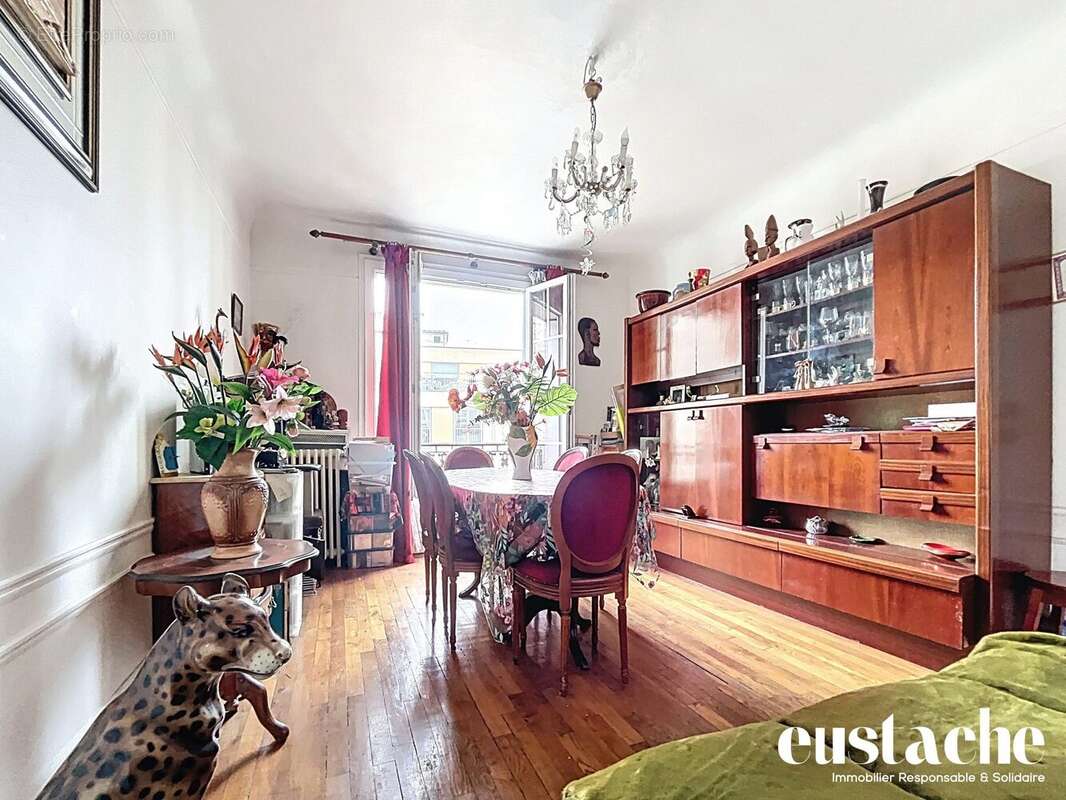 Appartement à LES LILAS