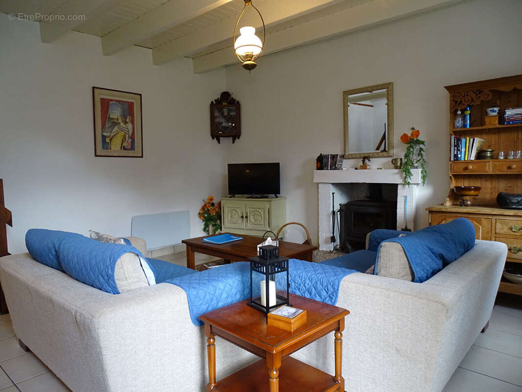 Maison à MAEL-CARHAIX