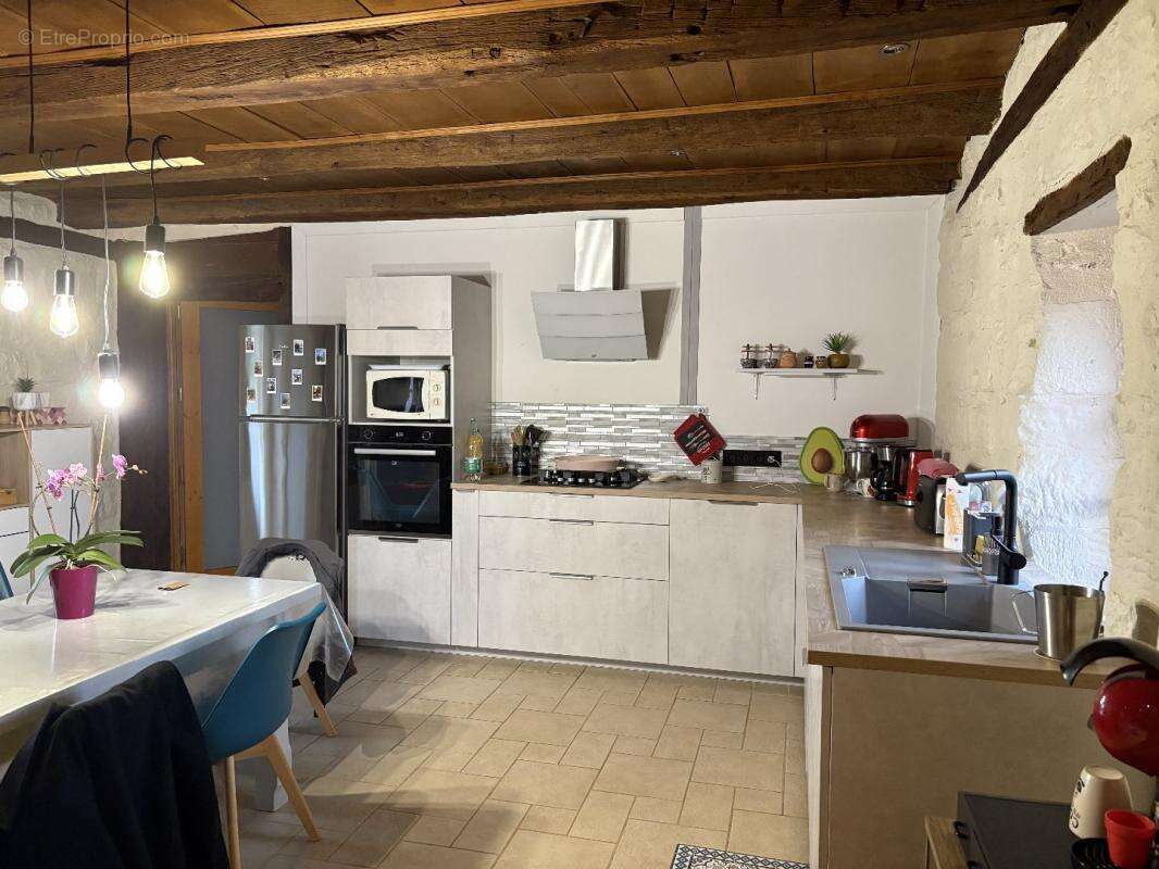 Maison à SEGONZAC