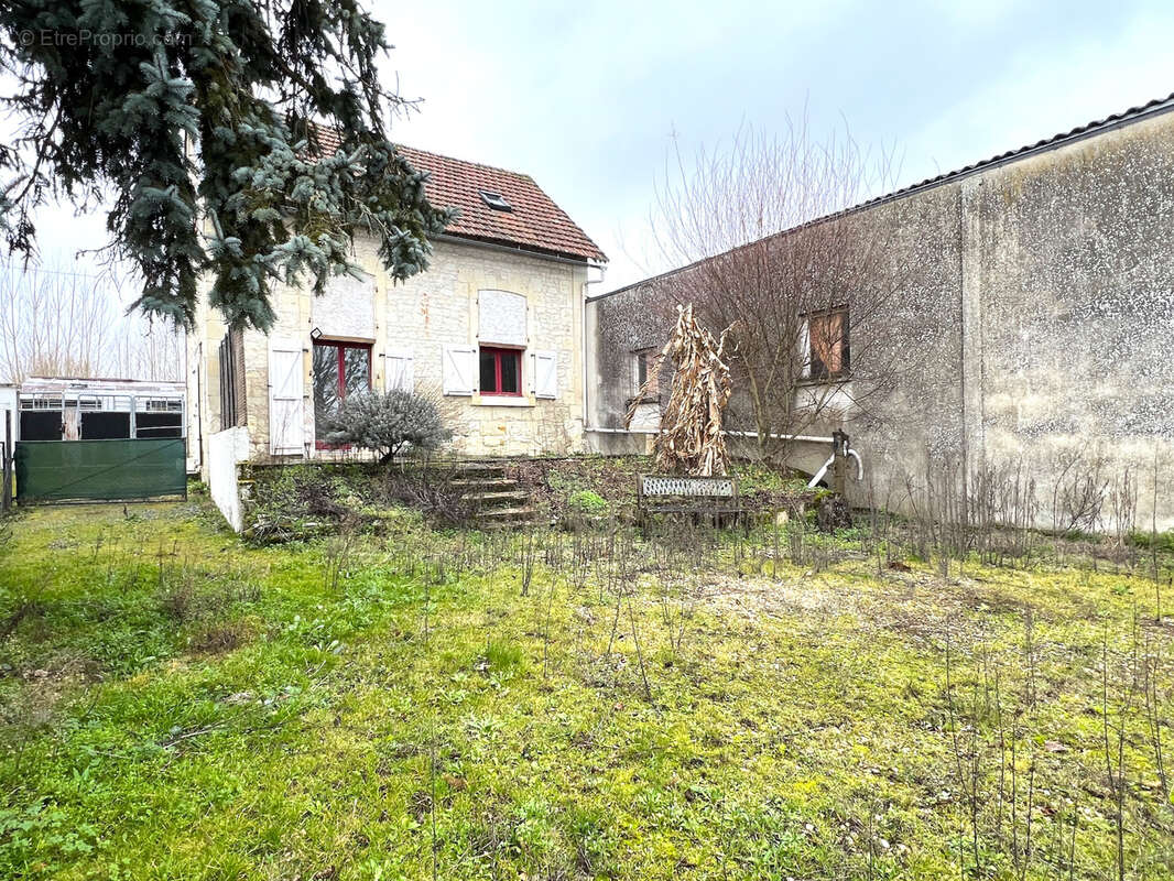 Maison à USSEAU