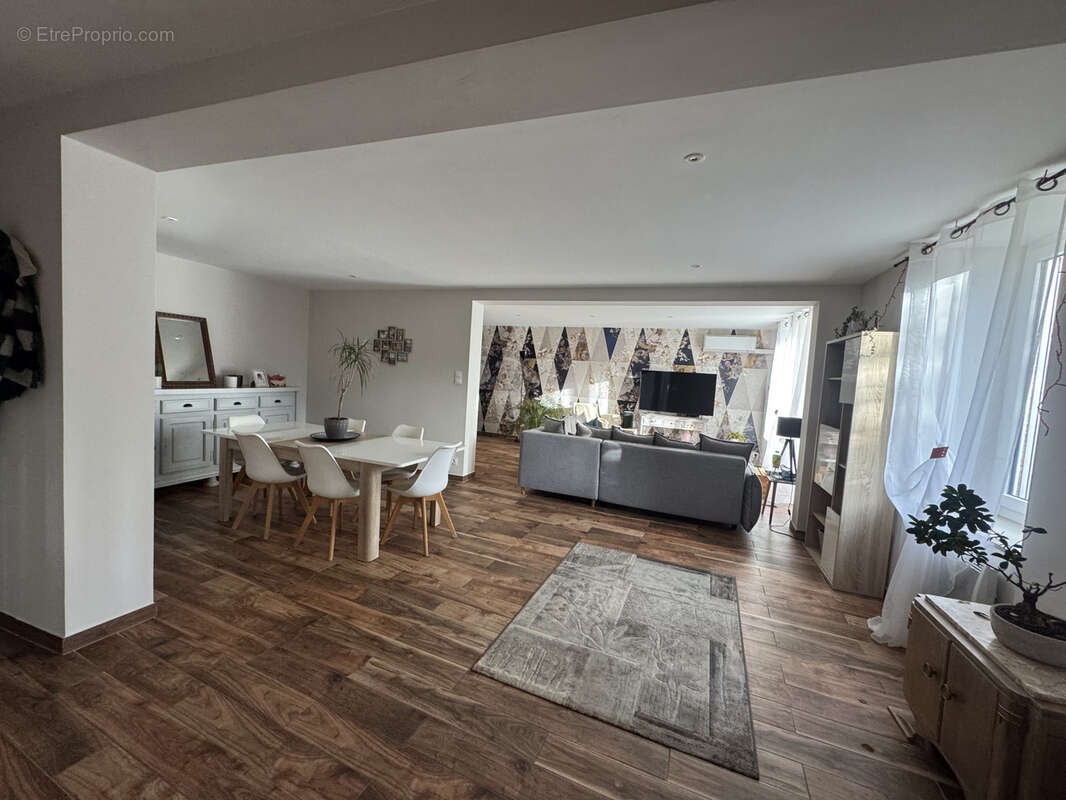 Maison à COGNAC-LA-FORET