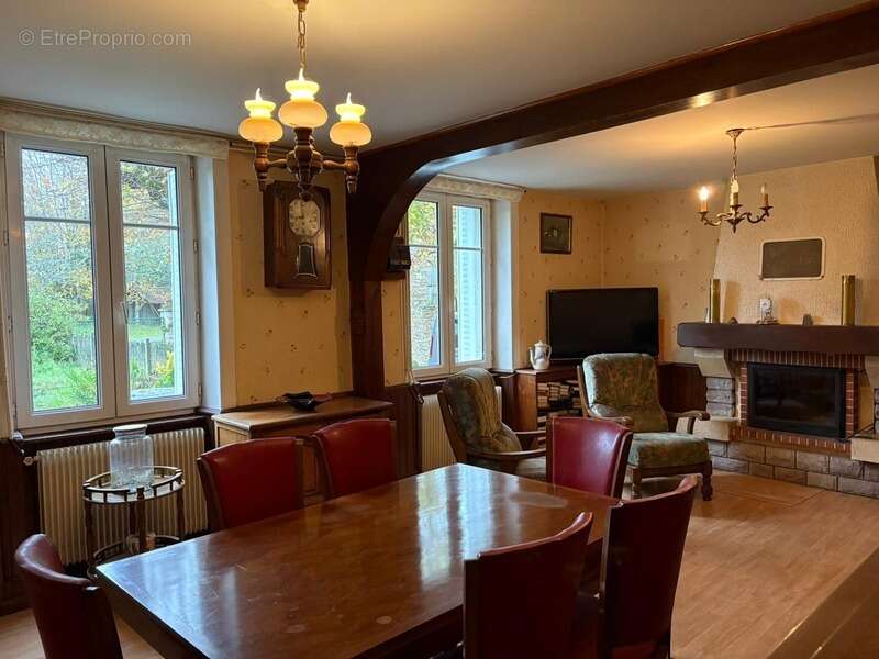 Maison à LA ROCHE-L&#039;ABEILLE