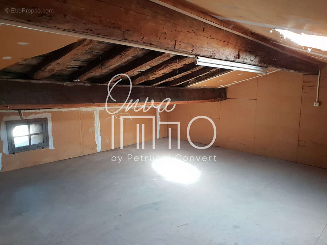 Maison à COLLONGES-AU-MONT-D&#039;OR