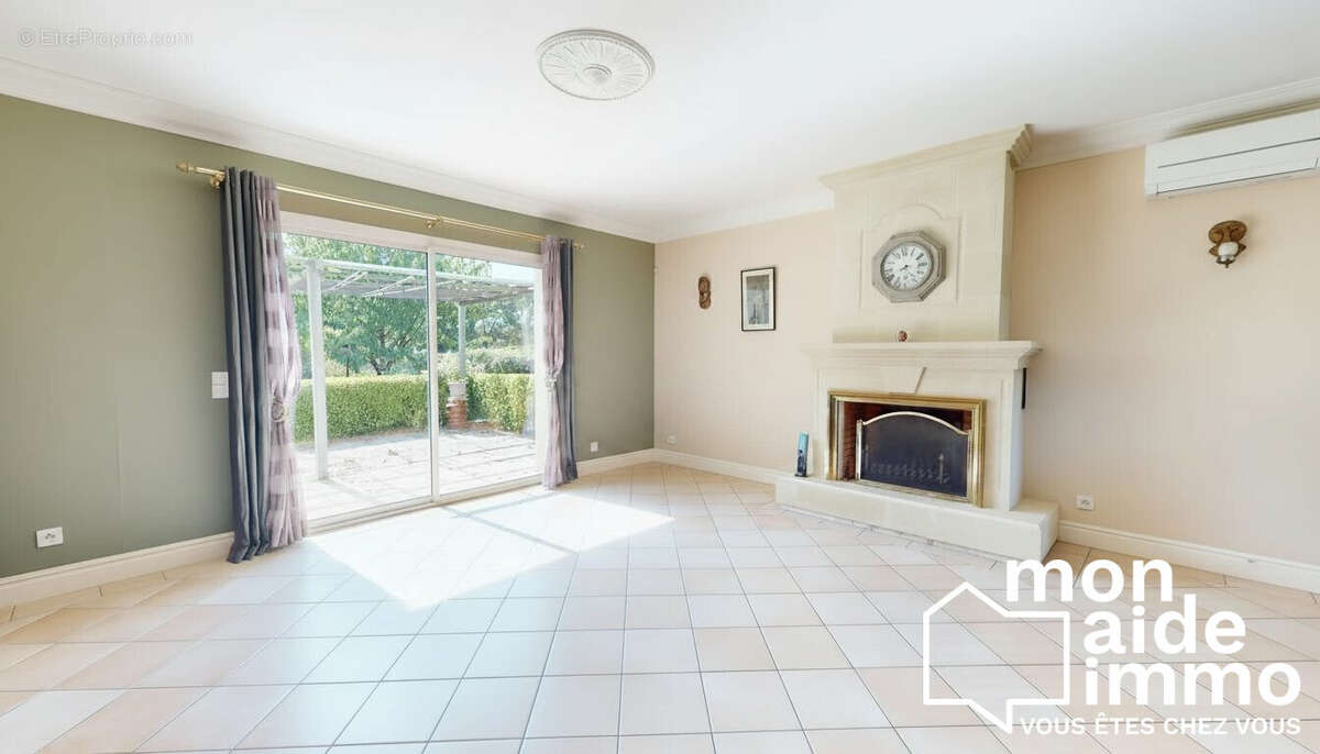 Maison 180 m² à Yvrac  - photo 7