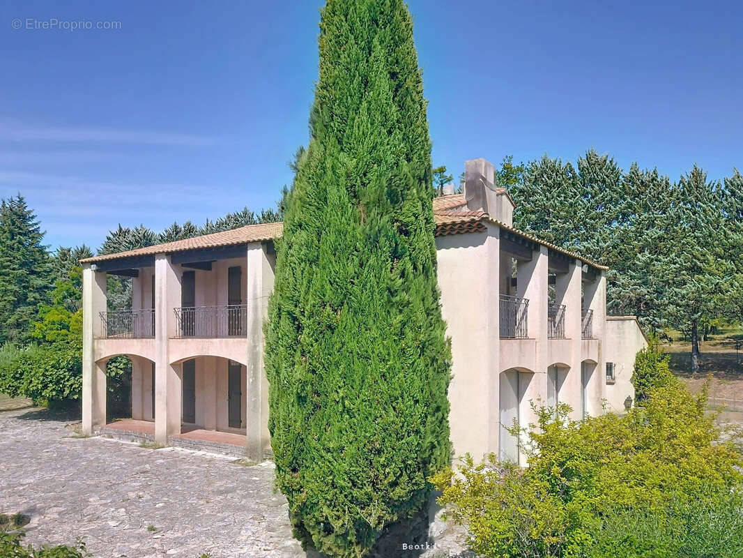 Maison à SAIGNON