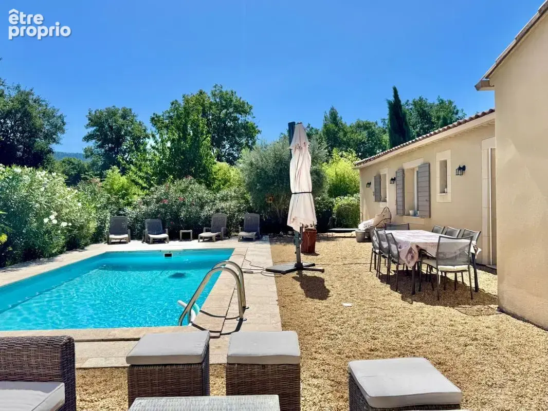 Ensemble immobilier de caractère à Malaucène : grande habitation de charme, hangar et dépendances professionnelles - photo 2