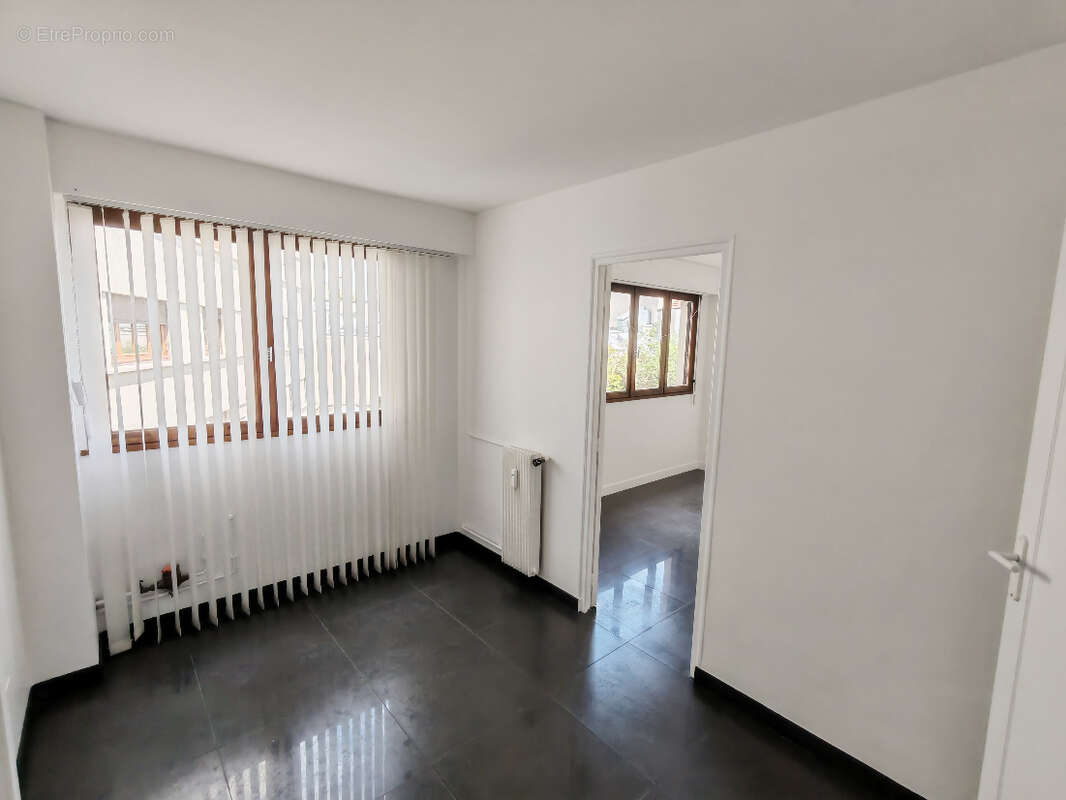 Appartement 3 pièces REFAIT à NEUF - 1 min à pieds du RER E CHELLES - photo 7