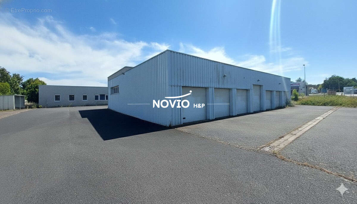 Commerce 980 m² à Poitiers  - photo 3
