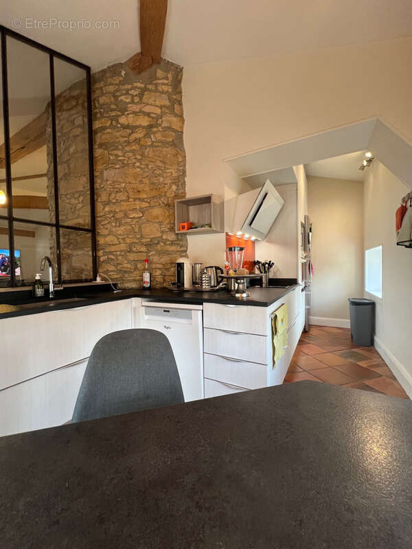 Appartement à COLLONGES-AU-MONT-D'OR