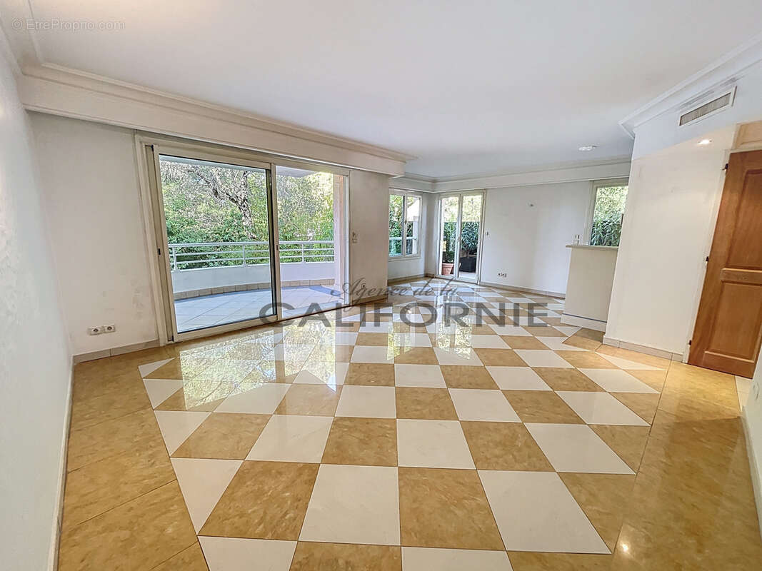 Appartement à CANNES