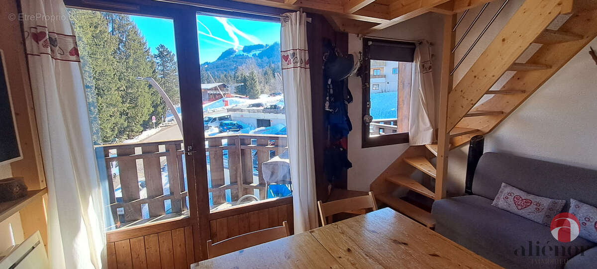 Appartement à MORILLON