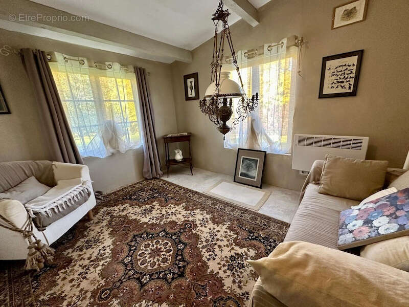 Maison à BOUTEILLES-SAINT-SEBASTIEN