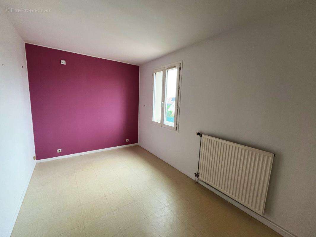 Maison à VERT-LE-PETIT