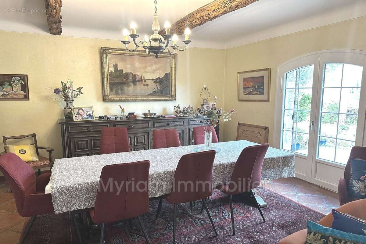 Maison 188 m² à Peymeinade  - photo 9