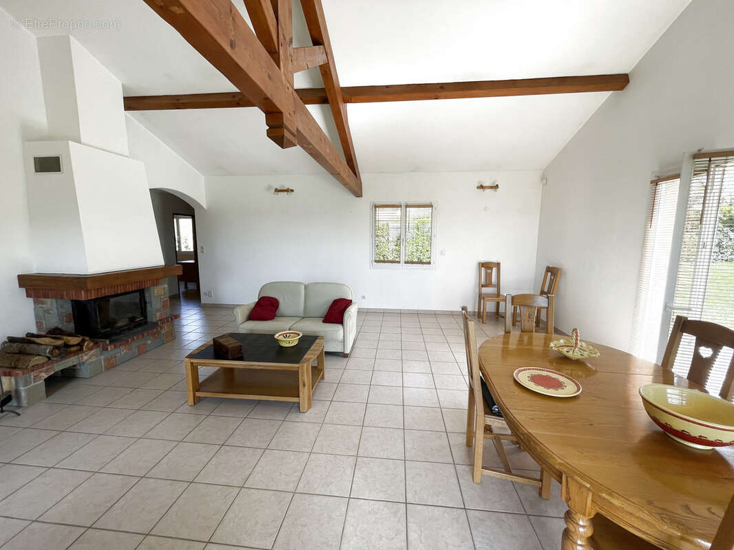Maison à MIONS