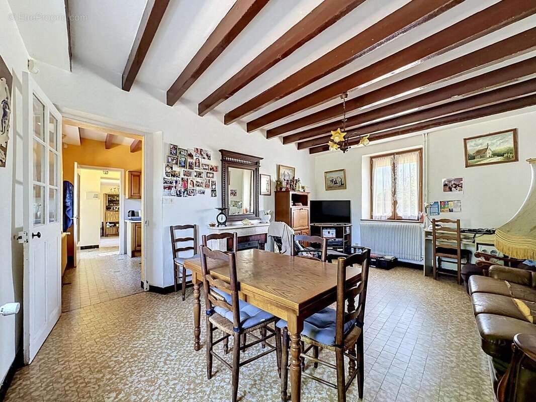 Maison 158 m² à Doissin  - photo 6