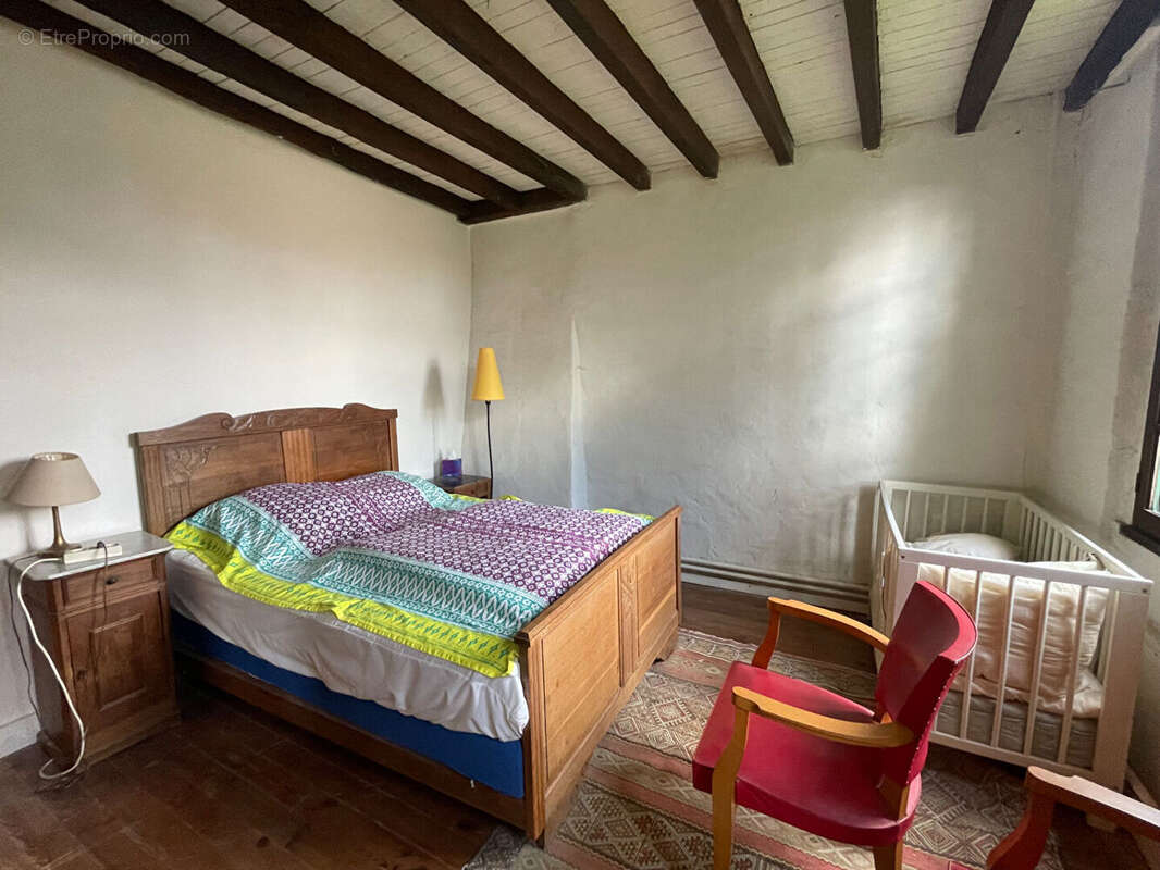 Maison ancienne avec grange et deuxième habitation - photo 7
