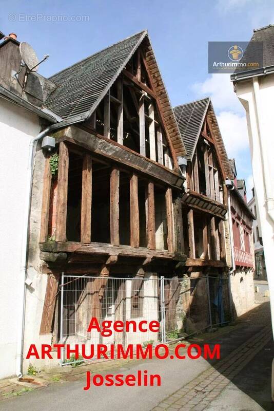 Maison à JOSSELIN