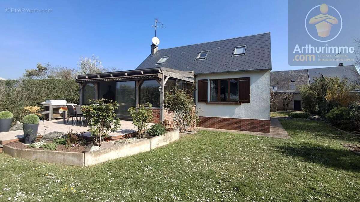 Maison à AVARAY