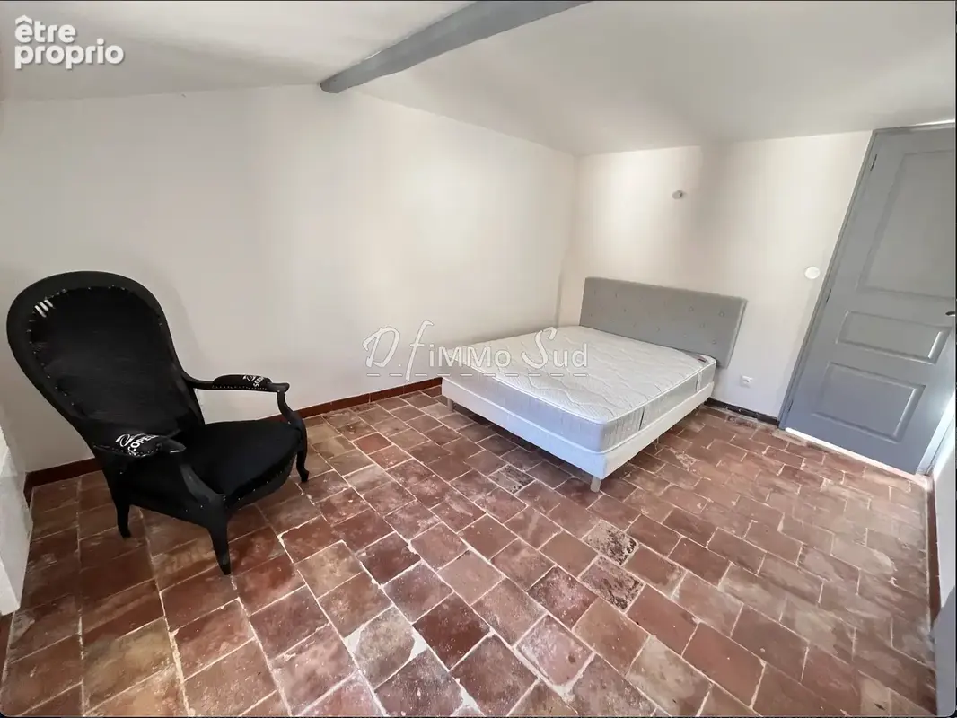 Maison de village T5 en r+2 en très bon état - photo 9