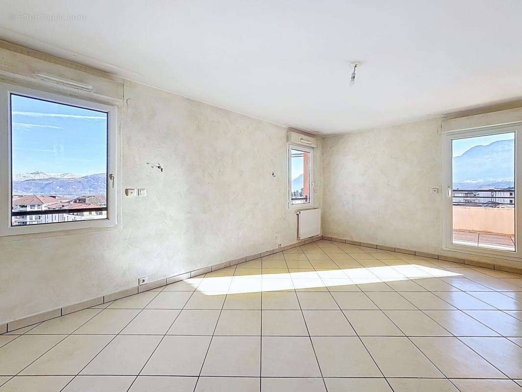 Appartement à LA ROCHE-SUR-FORON