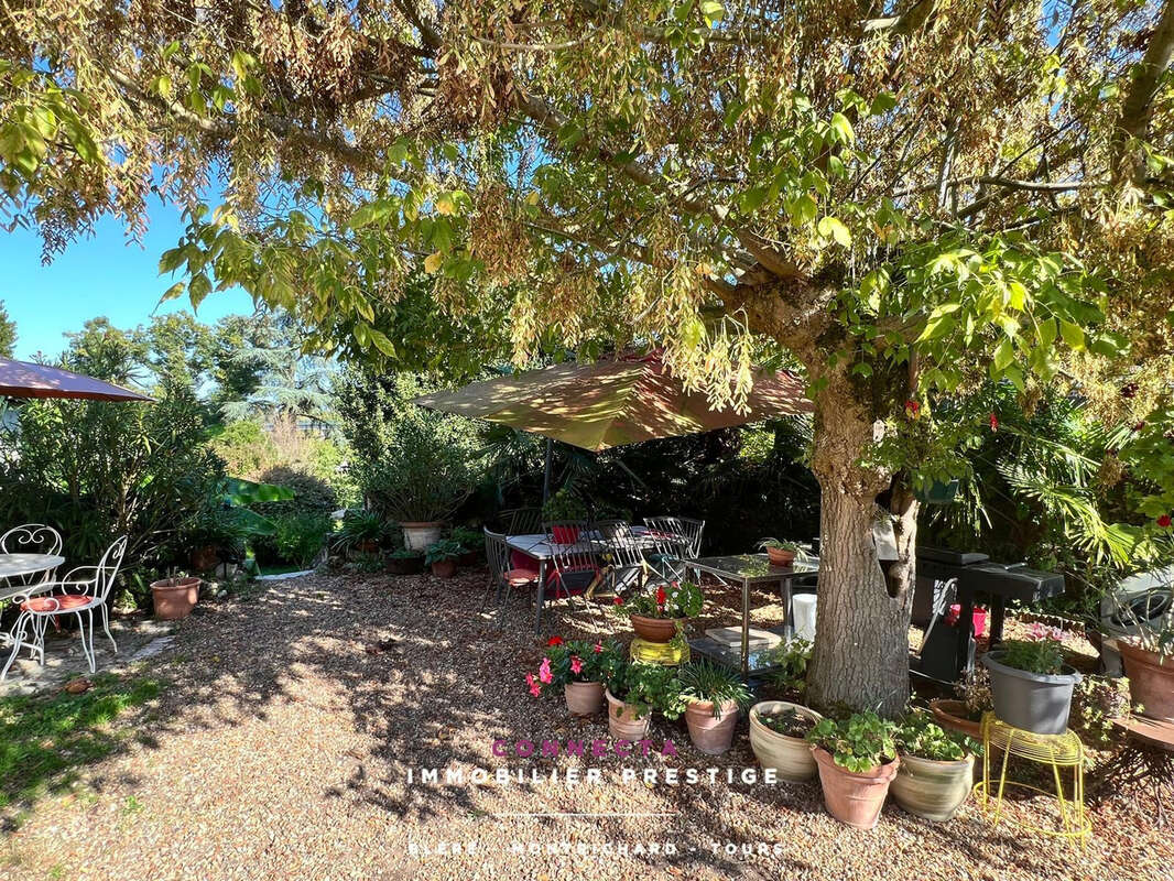 Maison à AZAY-SUR-CHER