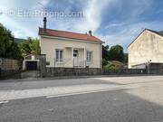 Maison à LA JONCHERE-SAINT-MAURICE