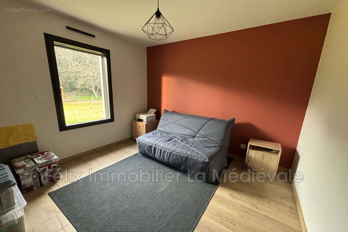 Maison à CARSAC-AILLAC