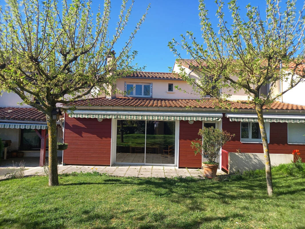 Maison à POUZAUGES