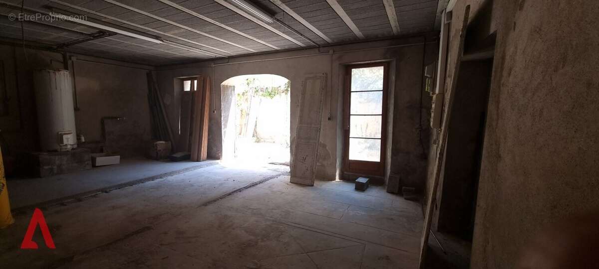Maison de caractère de 208 m2 avec cour et garage, à deux pas des plages et de Béziers - photo 15