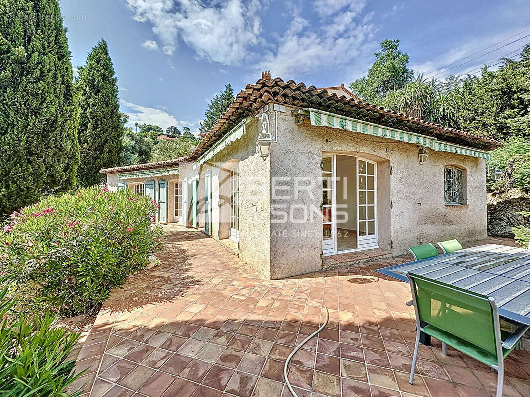 Maison à MANDELIEU-LA-NAPOULE