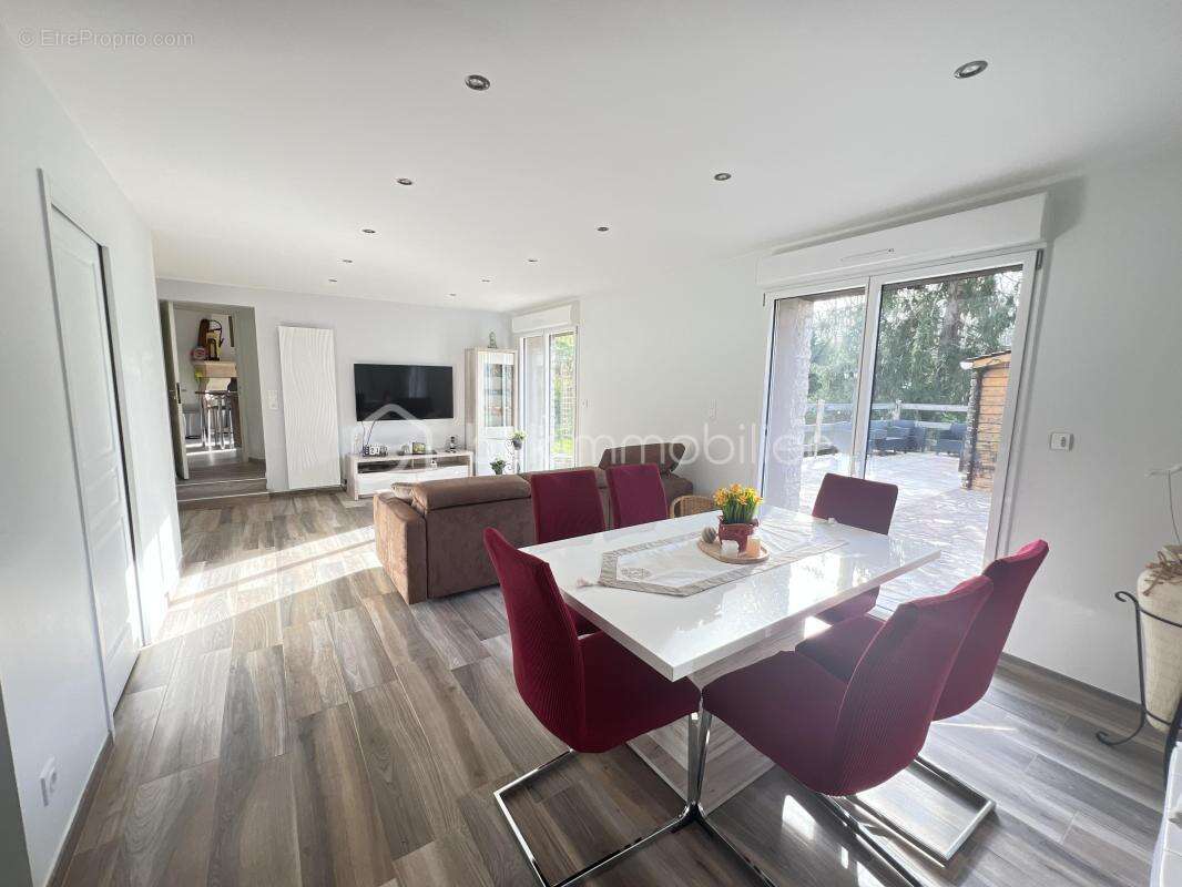 Appartement à SACLAS