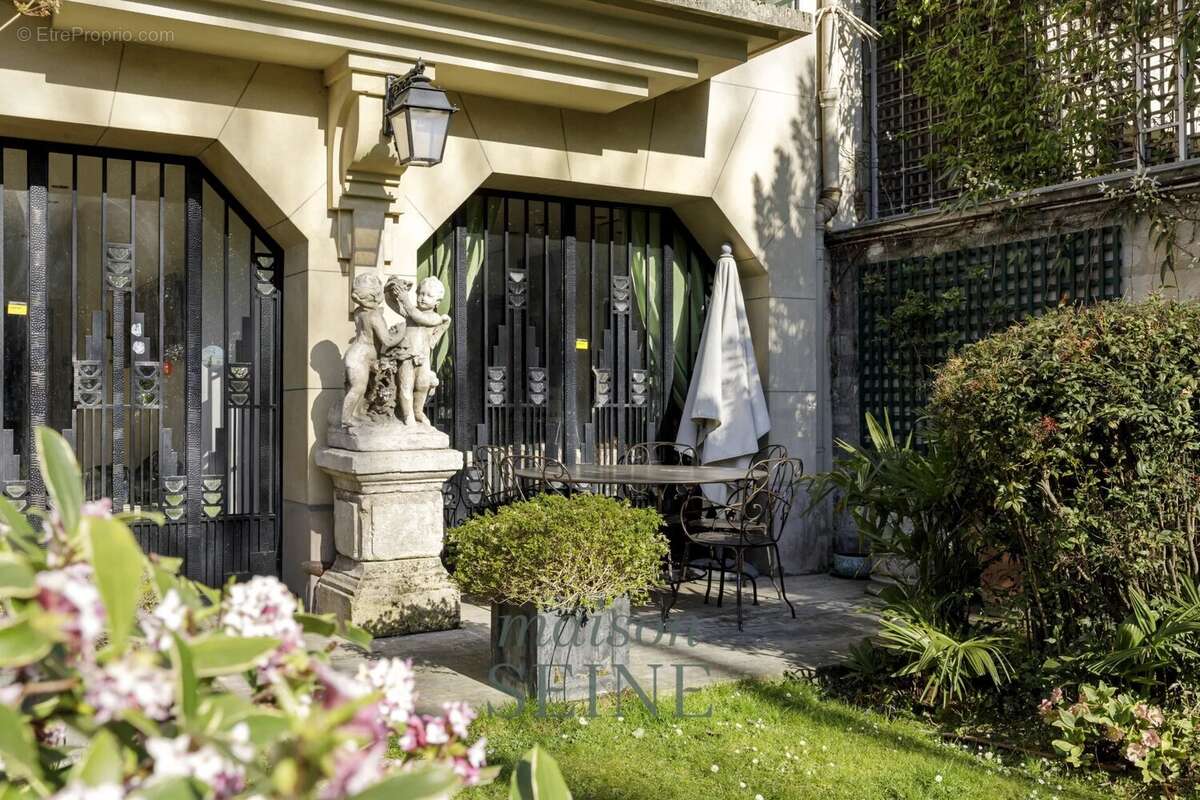 Maison à NEUILLY-SUR-SEINE