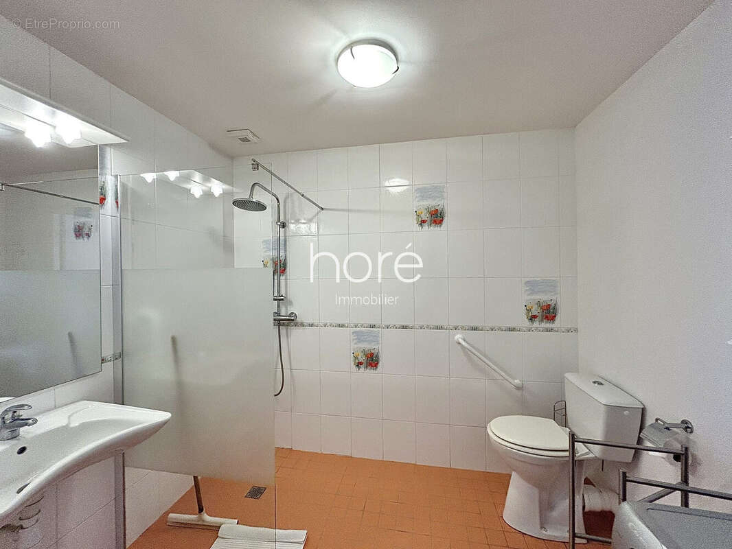 Maison à COLLEVILLE-SUR-MER