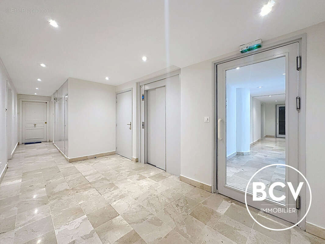 Studio avec place de parking privative - photo 3