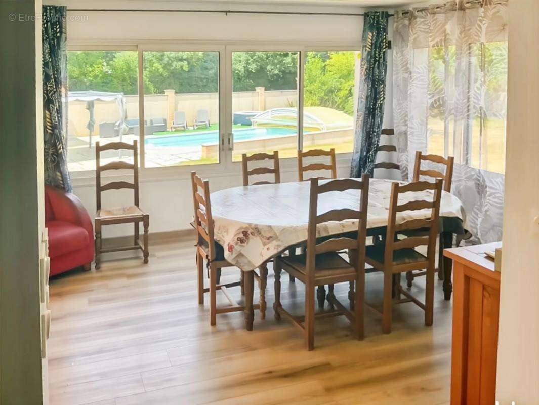 Maison à LES HERBIERS