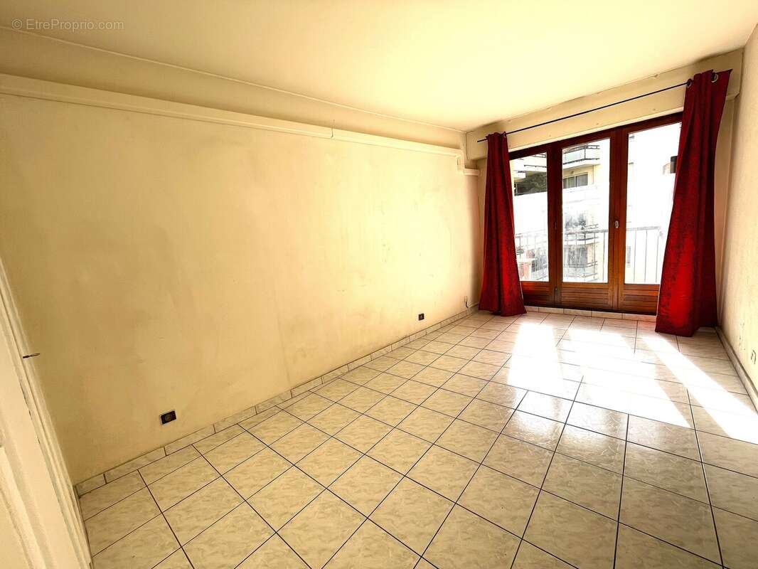 Agreable F2 Sur Toulon Champ De Mars - photo 6