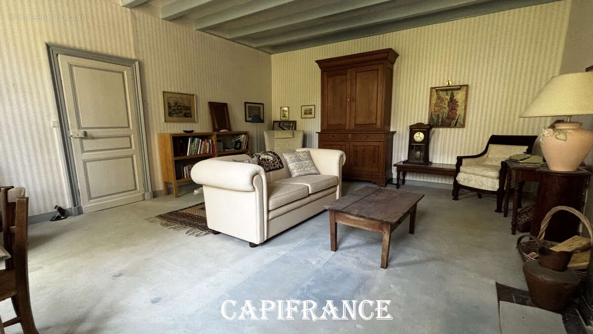 Maison bourgeoise avec charme et cachet - 5 pièces - 135 m² -  PORT D'ENVAUX (17) - 365.800 € - photo 5