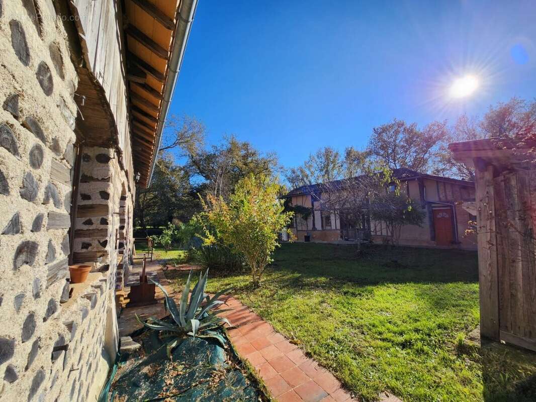 Disponible a la vente ancien corps de ferme d'exception avec gîte indépendant - photo 10