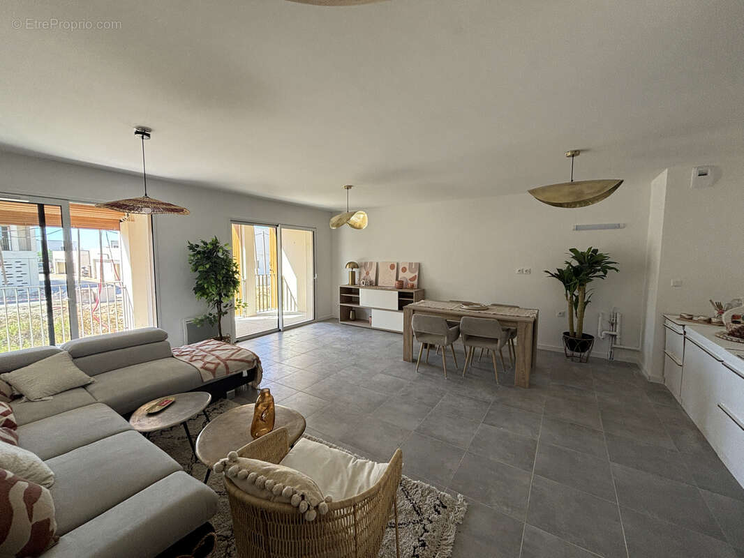 Appartement à MAUGUIO