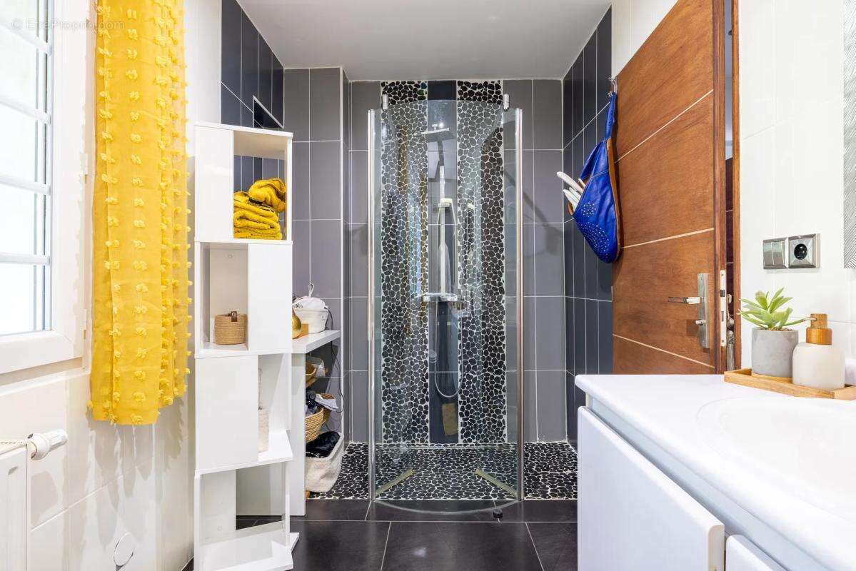 Maison à SAINTRY-SUR-SEINE